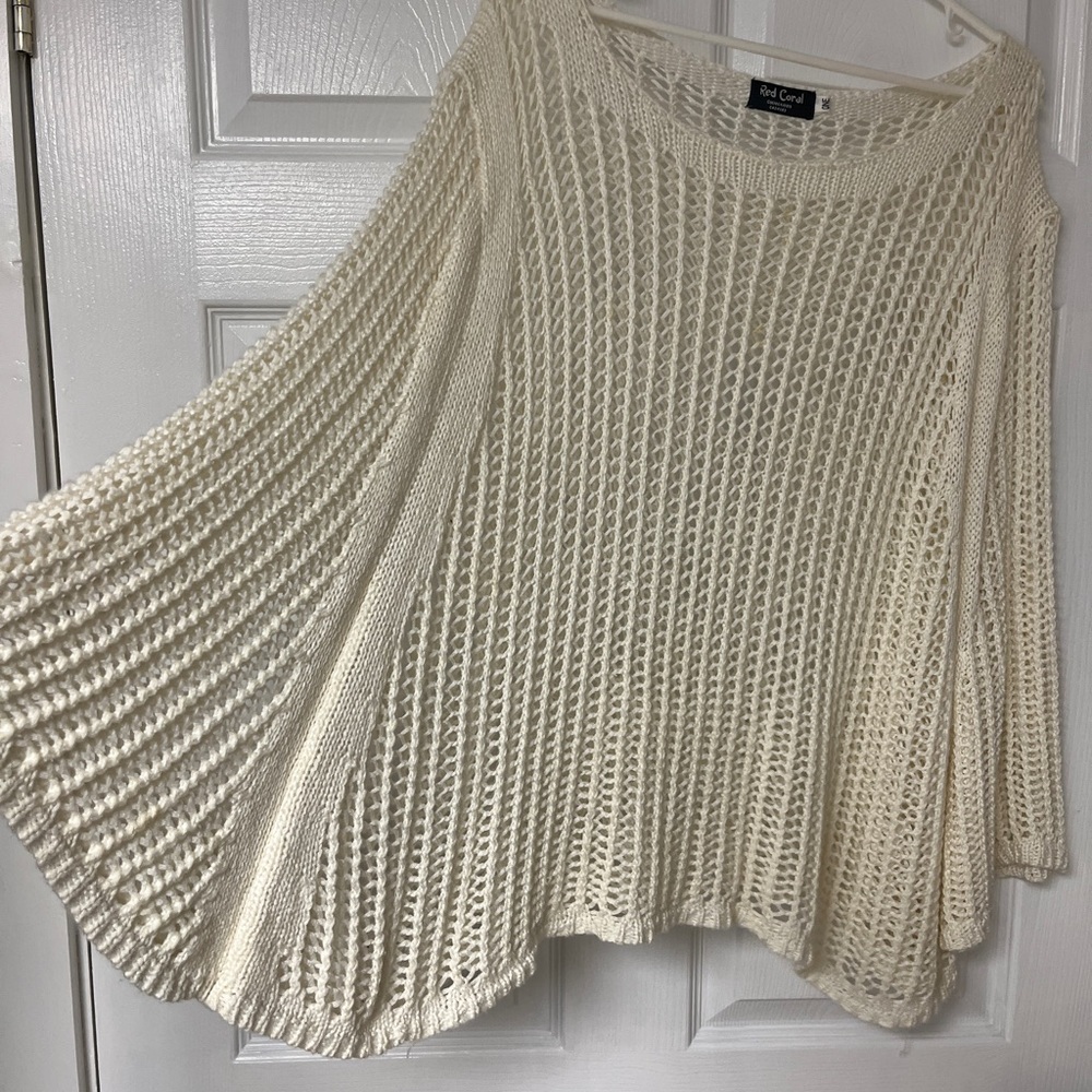 Red Coral crochet pattern bell sleeve style cape